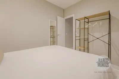Cama o camas de una habitación en Cool Duplex para 7, cerca de Tirso de Molina E2