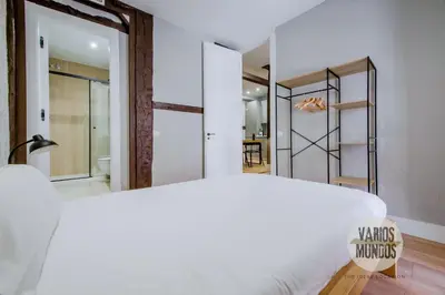 Cama o camas de una habitación en Paseo por Madrid para 7 en Lavapiés E2