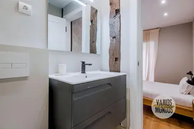 Cama o camas de una habitación en Paseo por Madrid para 7 en Lavapiés E2