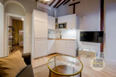 Una cocina o zona de cocina en Centrico Apt 7pax en Anton Martin-Centro E2