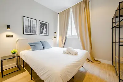 Plano de Apartamento para 5, al pie de Gran Vía E2