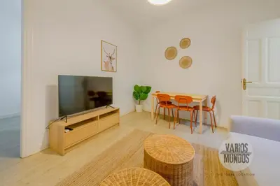 Una televisión o centro de entretenimiento en Estancia Literaria para 3 en Las Letras, Ventura de la Vega
