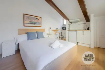 Una cocina o zona de cocina en Despertar en Madrid para 2, Carretas 25