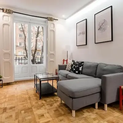 Madrid Embajadores II - Apartamento de 4 dormitorios con Balcón