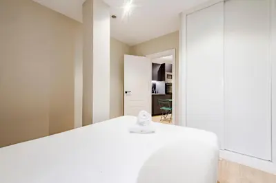 Plano de Apartamento-Bajo para 5 al pie de Gran Vía E2