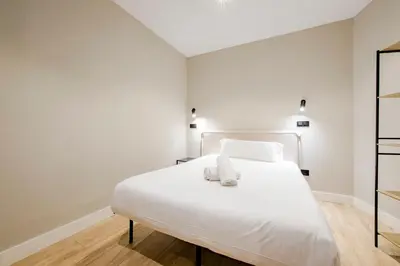 Plano de Apartamento-Bajo para 5 al pie de Gran Vía E2