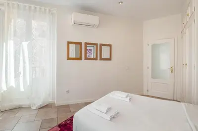 Cama o camas de una habitación en Modern and bright- 1bedroom 1bathroom- Downtown