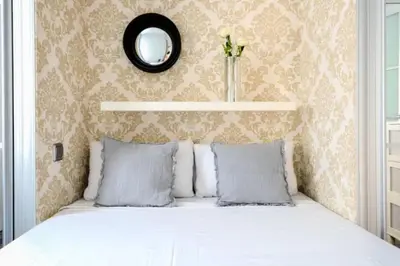 Cama o camas de una habitación en Cozy Centric- 1BD 1BT- Sol-Plaza Mayor