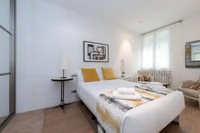 Cama o camas de una habitación en Executive Stylish - 2bedroom 1 bath - Sol