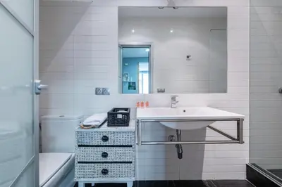 Un baño de Cozy and Modern - 1BD 1BT - SOL