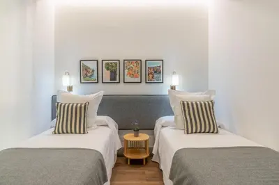 Cama o camas de una habitación en 2 single beds in Chamberi