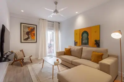 Zona de estar de Charming 2-Bed Apartment in Conde Duque Madrid