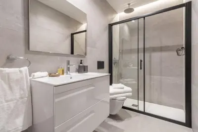 Un baño de Charming 1-Bed Apartment in Chamberí Madrid