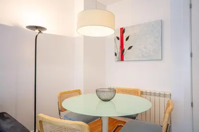 Plano de Cozy 2BR Apartment Steps from Plaza Mayor