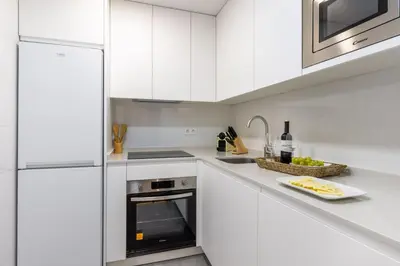 Una cocina o zona de cocina en Vibrant 2-Bed Apartment for 4 in Madrid
