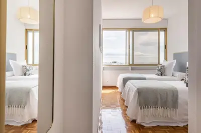 Cama o camas de una habitación en Vibrant 2-Bed Apartment for 4 in Madrid
