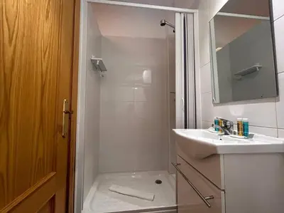 Un baño de Cute studio in Gran Via -Si1