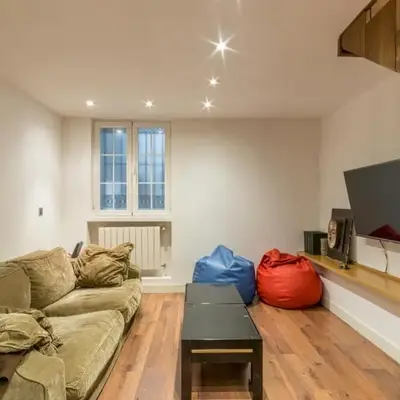 Downtown Duplex - 2 Bedrooms 2 Bathrooms - Opera