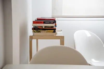 Biblioteca en el apartamento
