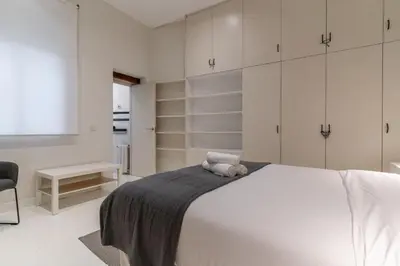 Cama o camas de una habitación en Spacious modern-3Bedrooms 2Bathrooms-Plaza Mayor
