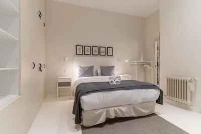 Cama o camas de una habitación en Spacious modern-3Bedrooms 2Bathrooms-Plaza Mayor