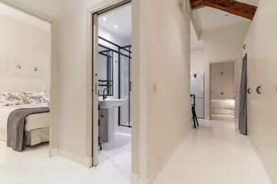 Cama o camas de una habitación en Spacious modern-3Bedrooms 2Bathrooms-Plaza Mayor