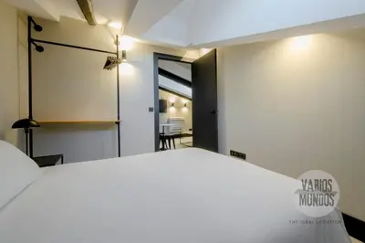Cama o camas de una habitación en Luces de Madrid para 7 en Santa Ana 20 E2