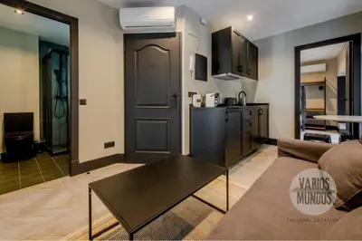 Una cocina o zona de cocina en Mirador de Madrid para 7 en Santa Ana 20 E2