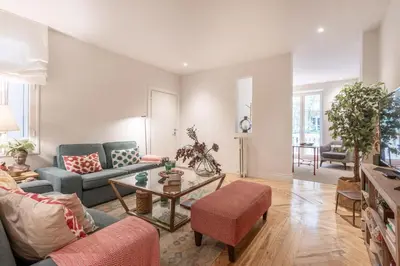 Zona de estar de Elegant 2-Bed Apartment in Salamanca Madrid