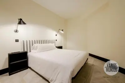 Cama o camas de una habitación en Un Madrid moderno para 7, tu refugio en Abada 2 E2