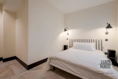 Cama o camas de una habitación en Un Madrid moderno para 7, tu refugio en Abada 2 E2
