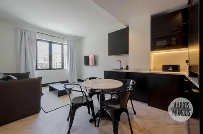 Una cocina o zona de cocina en Bright Apt para 4pax en Gran Via-Plaza de Carmen E2