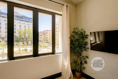 Una televisión o centro de entretenimiento en Bright Apt para 4pax en Gran Via-Plaza de Carmen E2