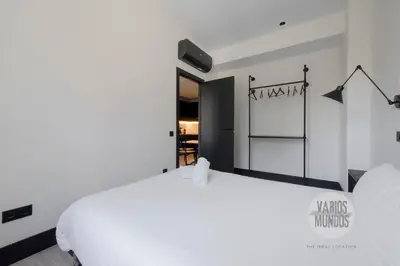 Cama o camas de una habitación en Un Madrid vibrante para 4, conoce Abada 2 E2