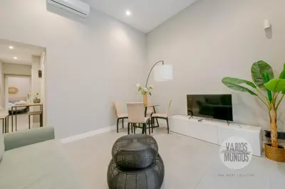 Una televisión o centro de entretenimiento en Las Letras a tus pies para 7 en San Pedro 26 GL