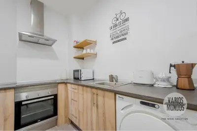 Una cocina o zona de cocina en Dinámica y agradable para 6, conoce Toledo 77