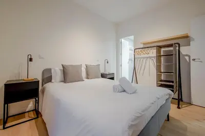Cama o camas de una habitación en Confort para 6 desde Tirso de Molina E1