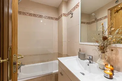Un baño de Waou Gran Via Studio III - Corta Duración