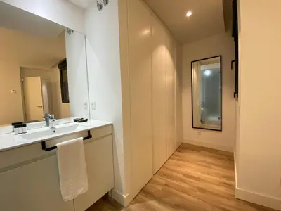 Un baño de Fomento by Wynwood House