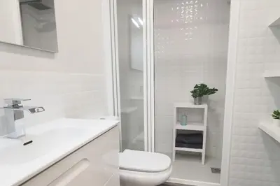Un baño de Stunning APT 3 PAX 15 min Gran via & Plaza Mayor