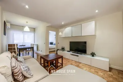 Una cocina o zona de cocina en MyHouseSpain-Tranquilo apartamento con balcón