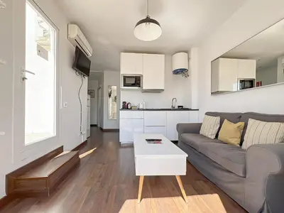 Una cocina o zona de cocina en Ático con Terraza en Madrid