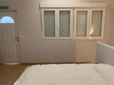 Cama o camas de una habitación en At 20' by Metro from the city centre (C) Apartamento en Av. América