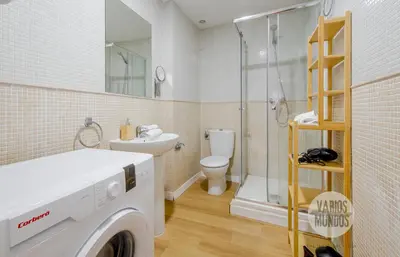 Un baño de Escapada para 3 en Sol, conoce Concepción Jerónima
