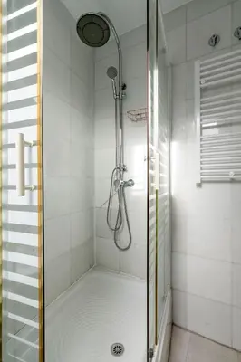 Un baño de La Latina Vibes - Apartamento en el Centro