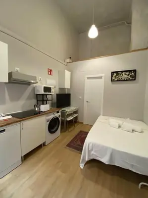 Una cocina o zona de cocina en At 20' by Metro from the city centre (B)