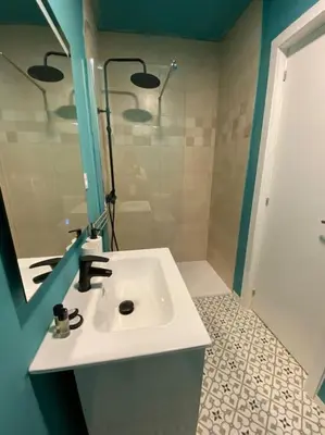 Un baño de At 20' by Metro from the city centre (B)
