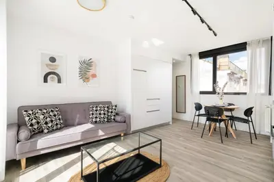 Zona de estar de Dobo Madrid San Diego