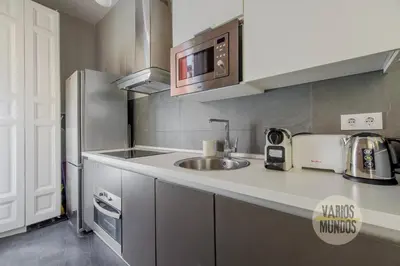 Una cocina o zona de cocina en Great Apt para 6pax in the heart of Madrid Center