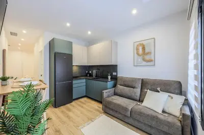 Una cocina o zona de cocina en Luxe apartments Madrid Rio by RentitUP